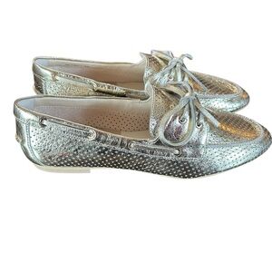 Dolce Vita Lakin Perforated Leather Bow Detail Boat Shoes Platinum NEW 9